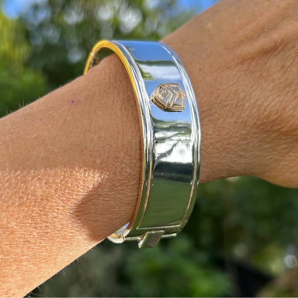 🌟Lauren by RL shiny crest hinged bangle cuff bracelet NWOT - Picture 2 of 5